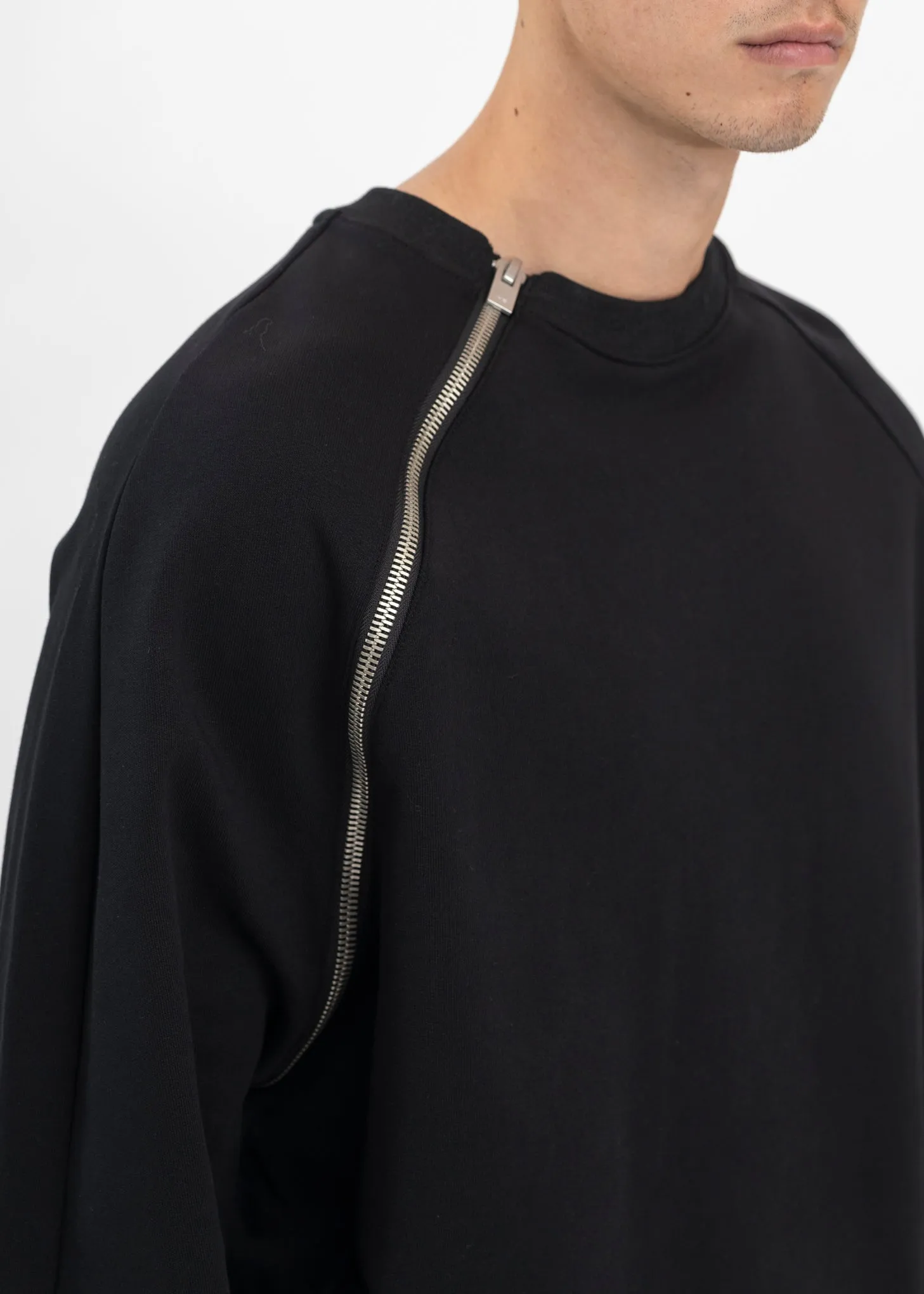 BLACK SEQUENCE ZIP CREWNECK