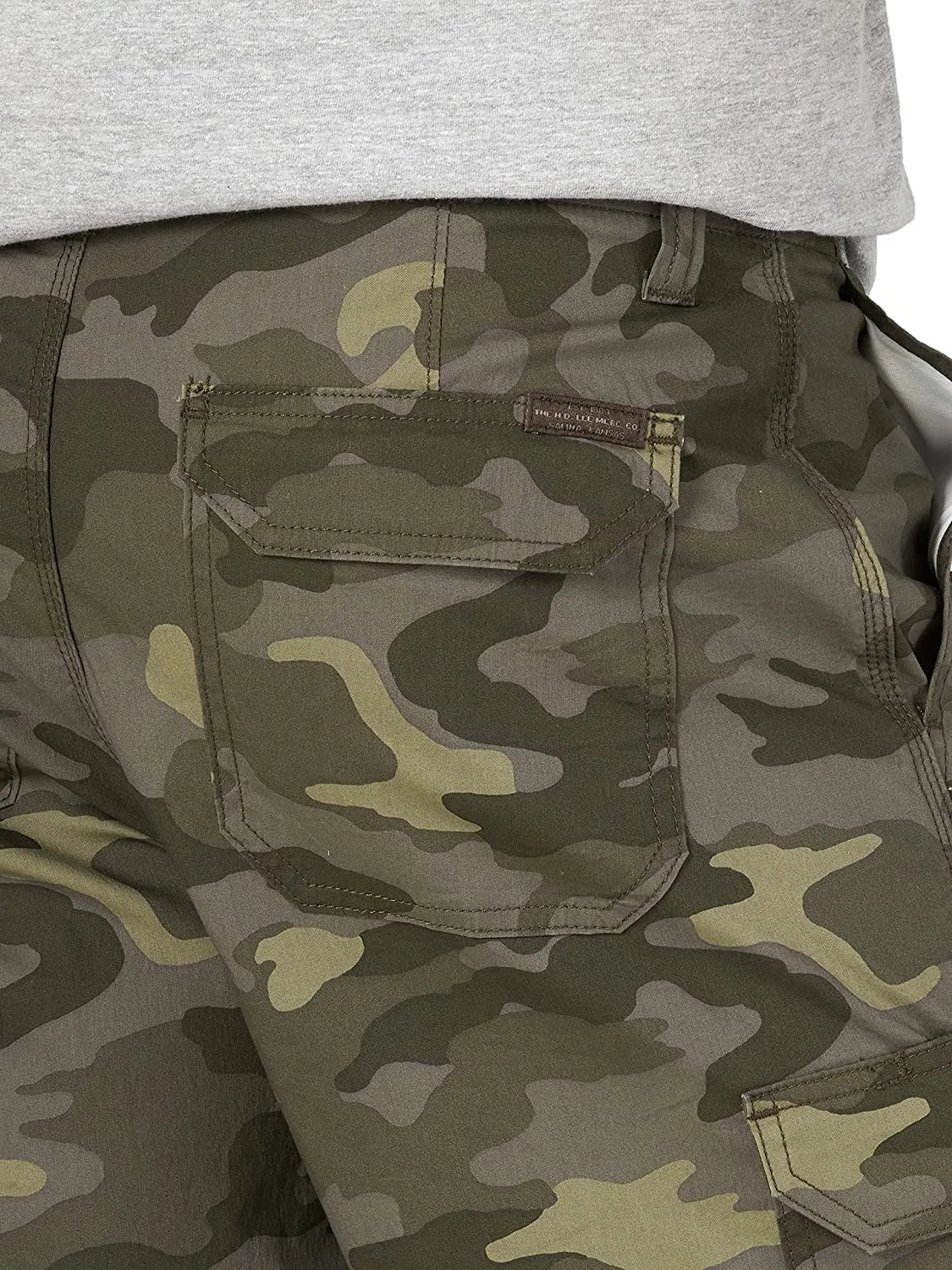 Flexible And Comfortable Cargo Shorts